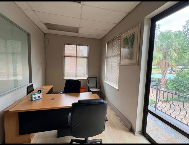 450M² OFFICE FOR SALE IN FOURWAYS